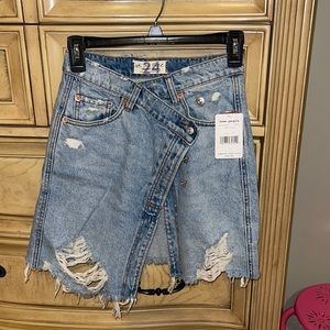 FREE PEOPLE denim skirt ❤️💗